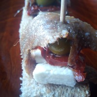 STARTER: ANCHOVY AND DRIED TOMATO BRUSCHETTA